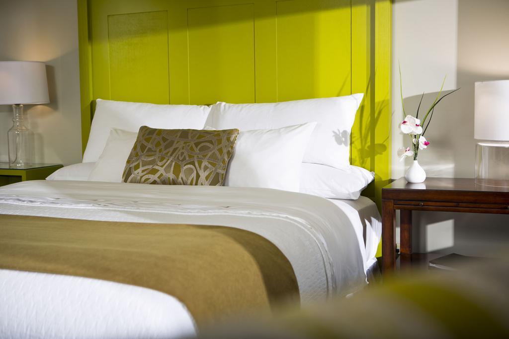 Inns At Equinox Manchester Room photo